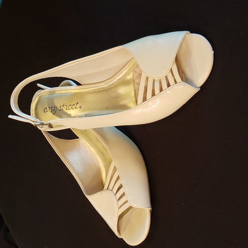 Sling sandals
